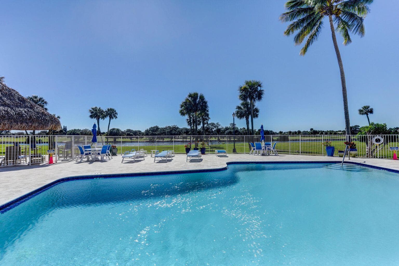 336 Golfview Road 203 photo 2