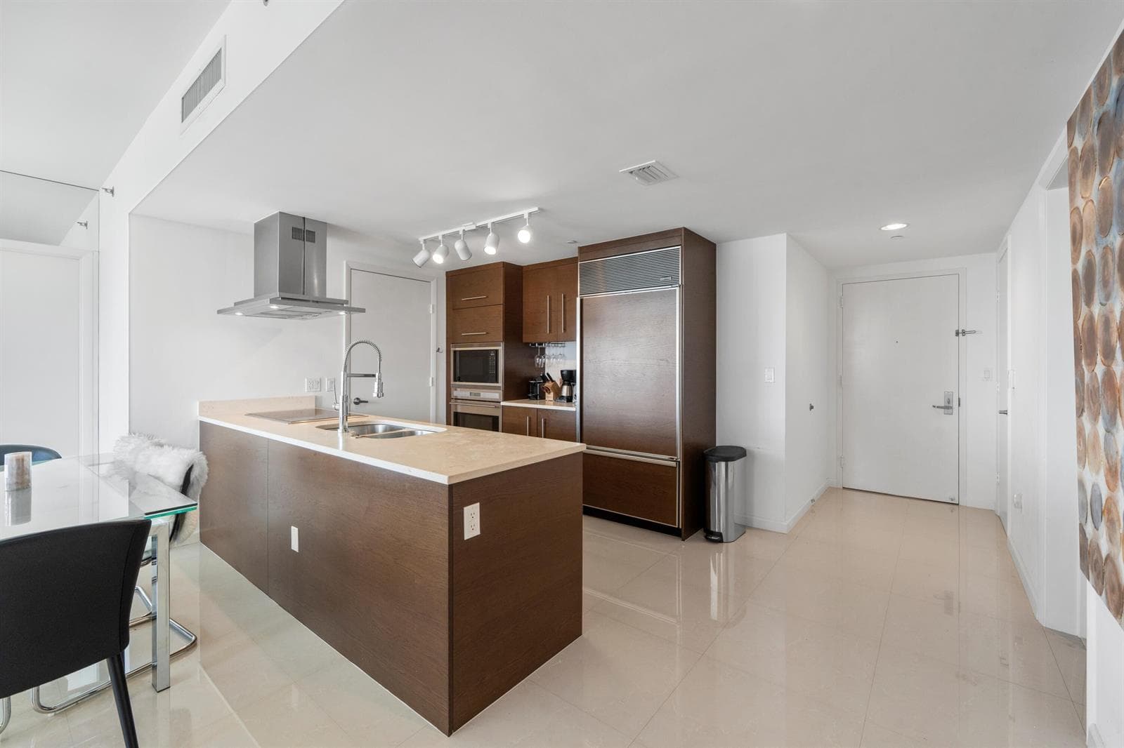495 Brickell Avenue 811 photo 6