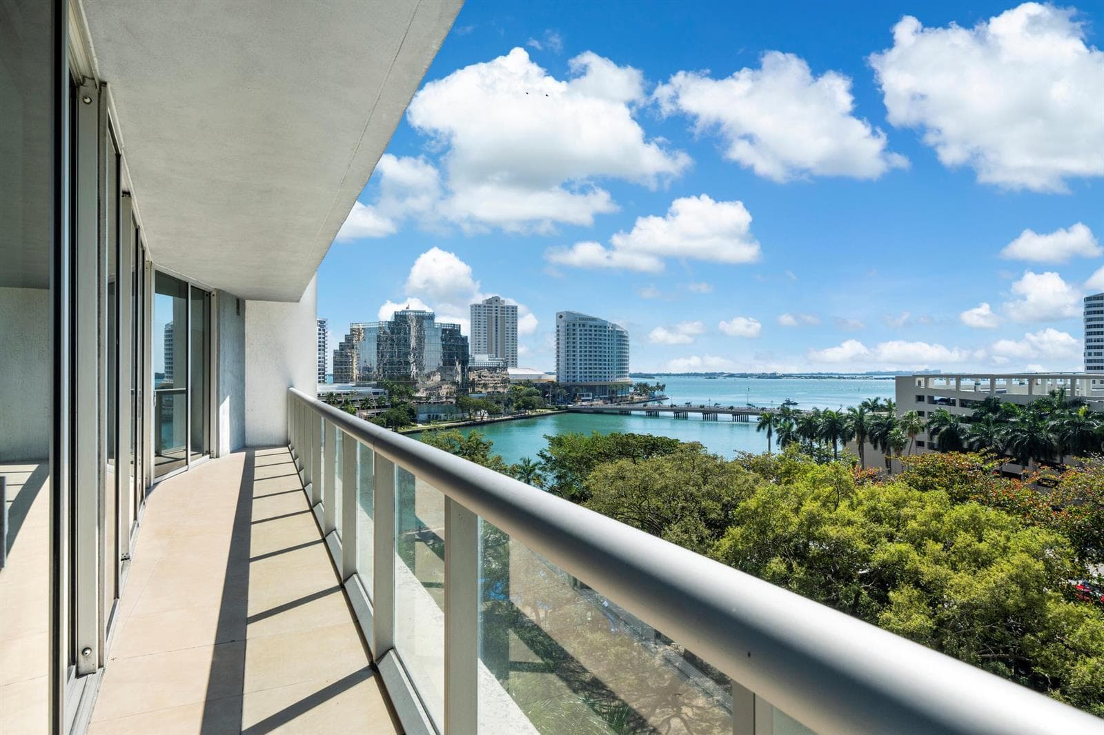 495 Brickell Avenue 811 photo 1