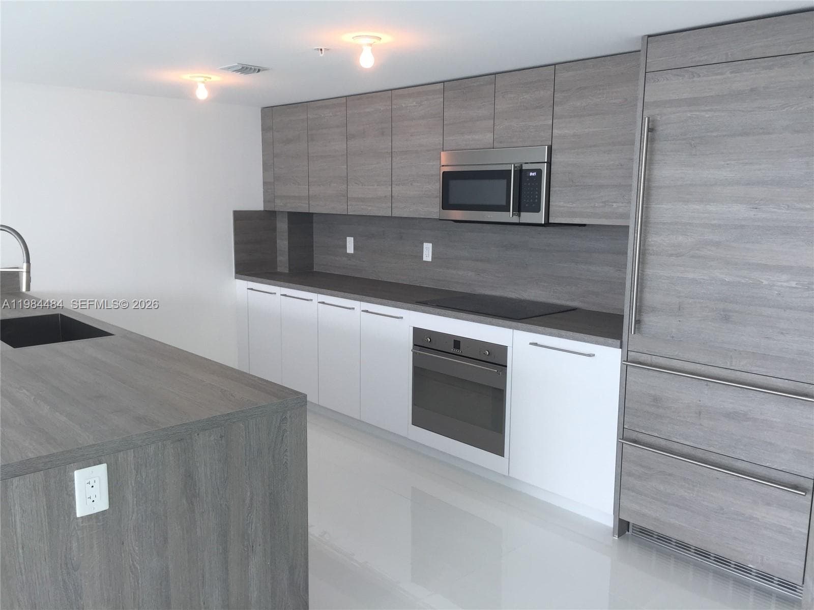 400 Sunny Isles Blvd 1105 photo 2