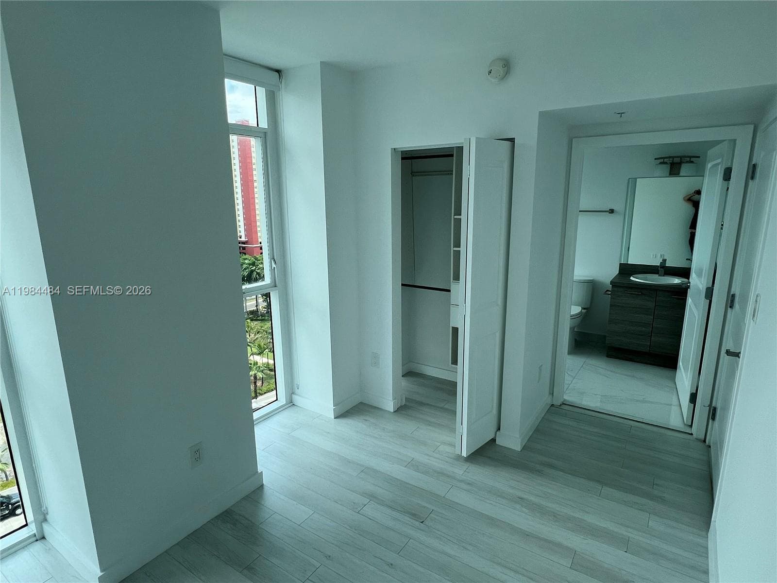 400 Sunny Isles Blvd 1105 photo 16