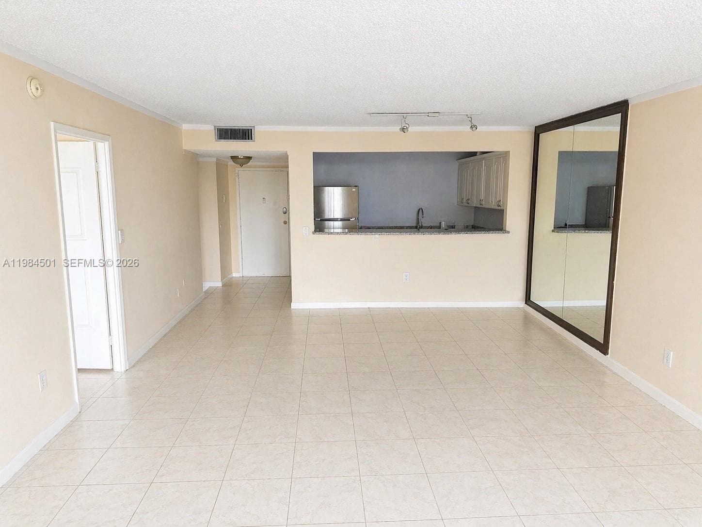 2500 Parkview Dr 509 photo 13