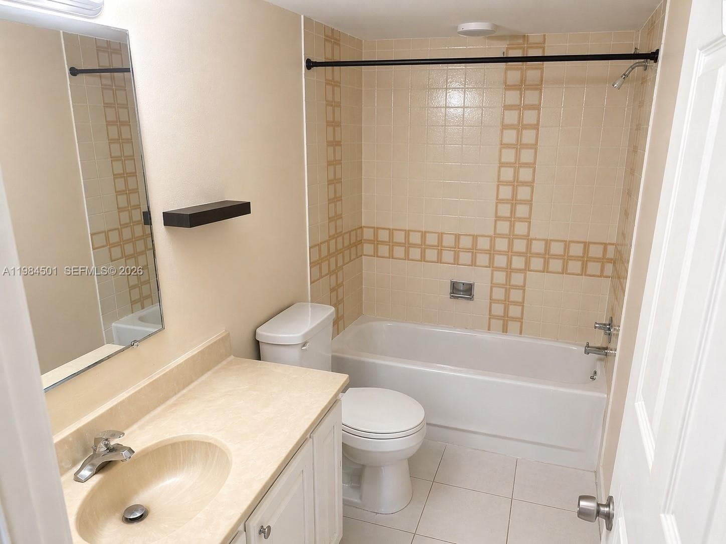 2500 Parkview Dr 509 photo 17