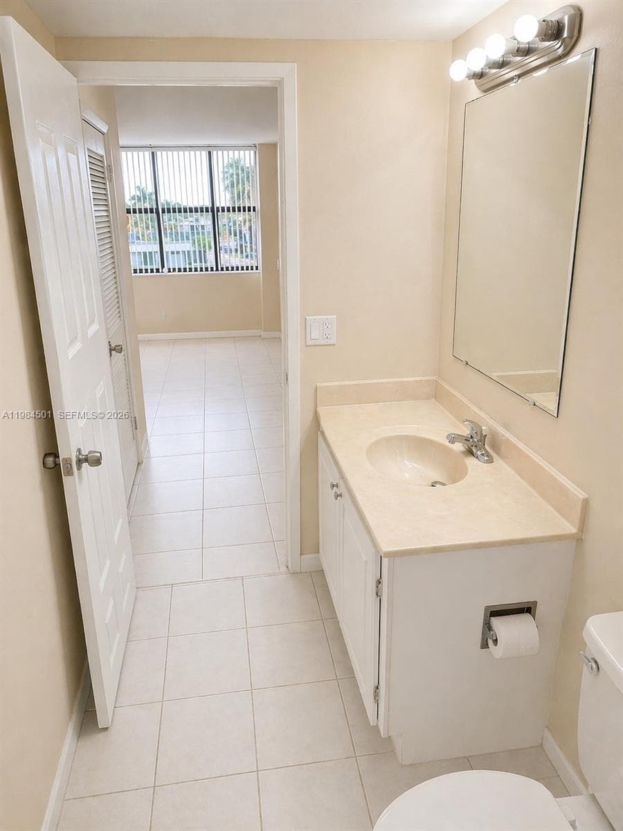 2500 Parkview Dr 509 photo 16
