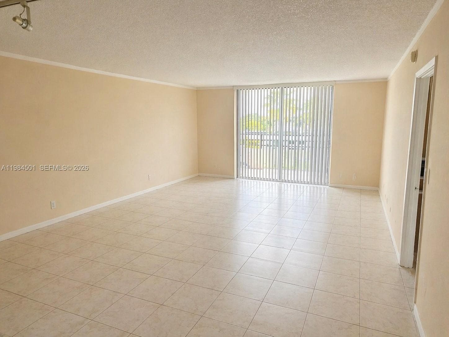 2500 Parkview Dr 509 photo 12