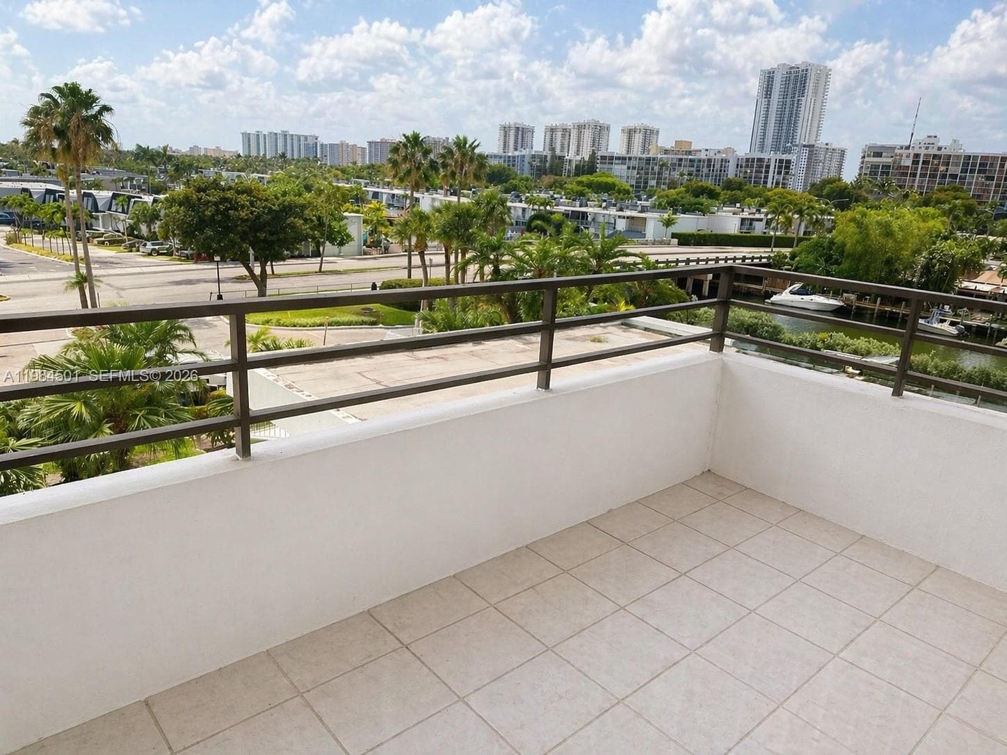 2500 Parkview Dr 509 photo 18