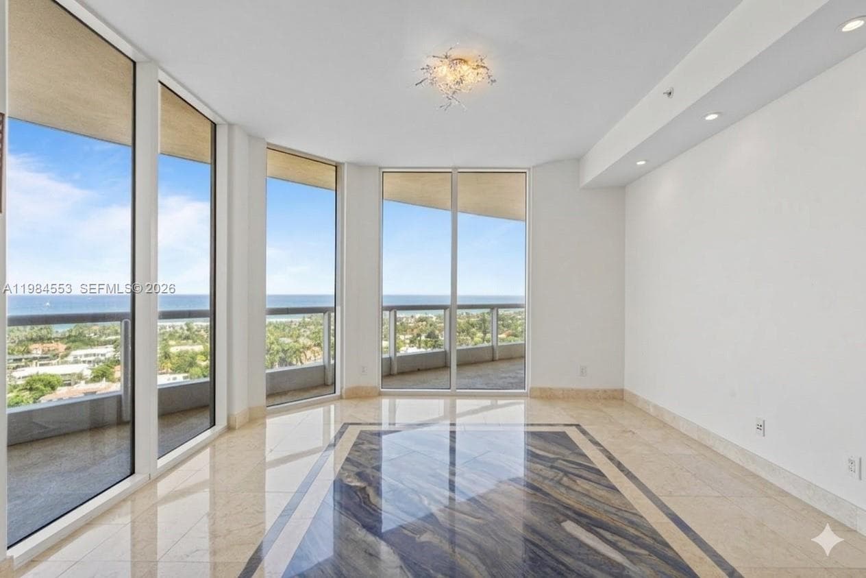 21200 Point Pl 1901 photo 8