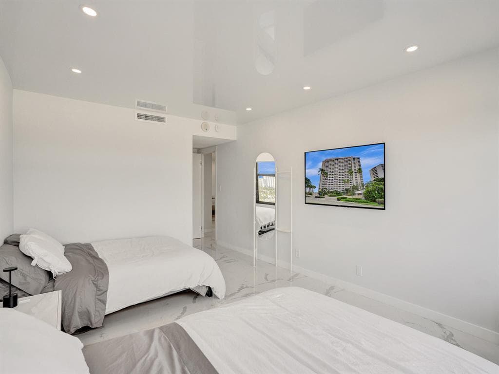 2500 Parkview Drive 1112 photo 23