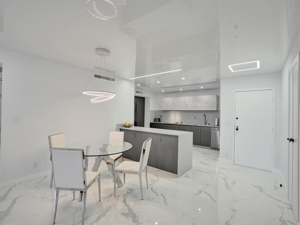 2500 Parkview Drive 1112 photo 1