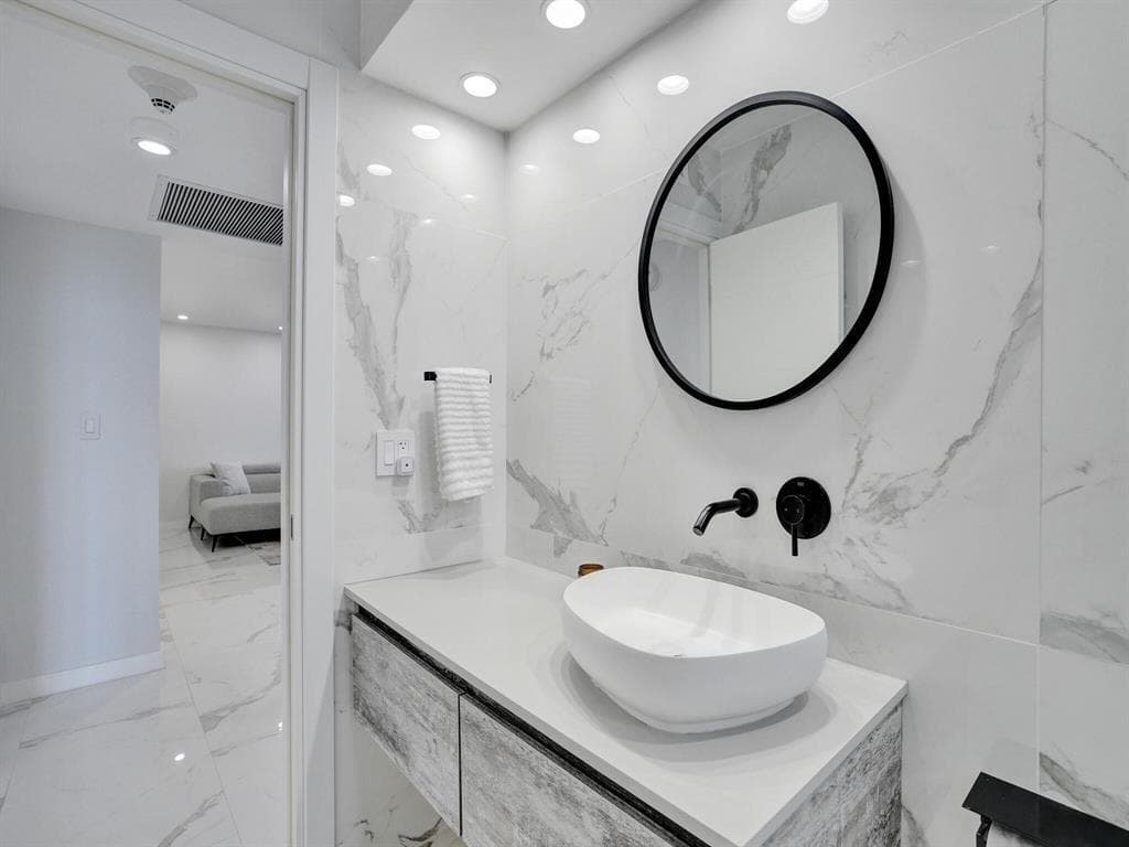 2500 Parkview Drive 1112 photo 18