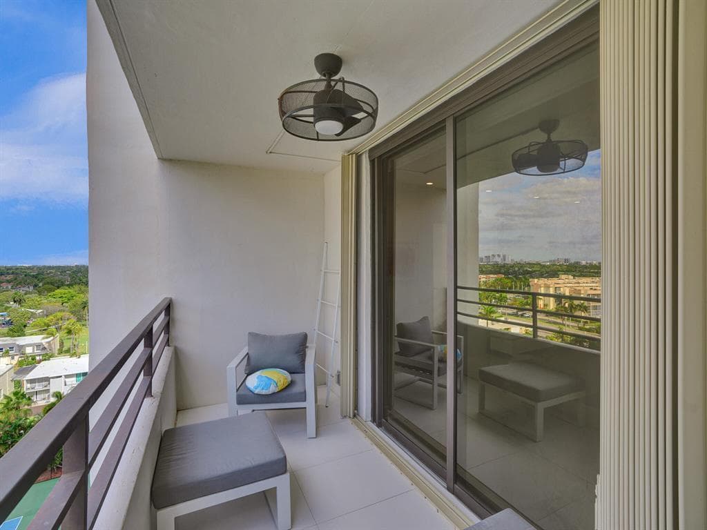 2500 Parkview Drive 1112 photo 15