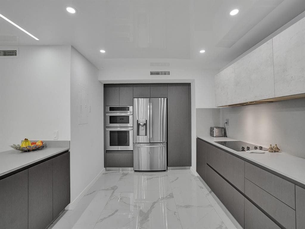 2500 Parkview Drive 1112 photo 4