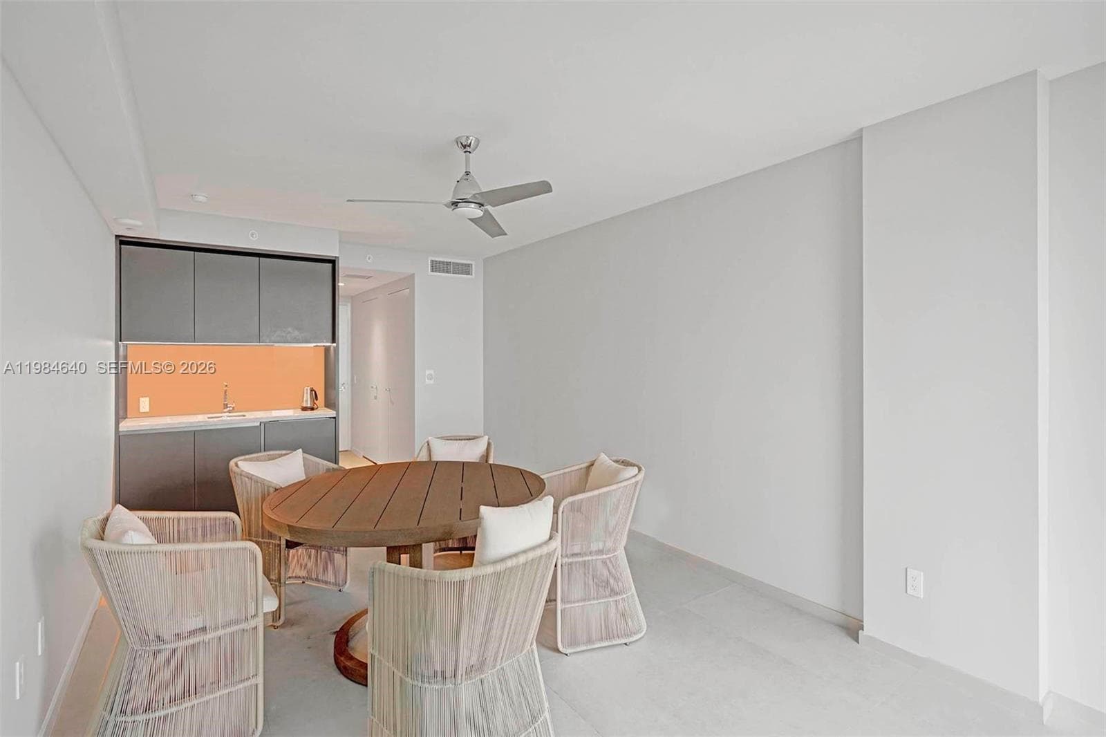 18975 Collins Ave Cabana 8 photo 13