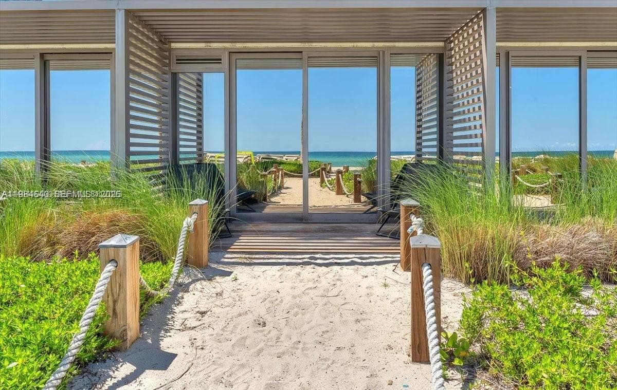 18975 Collins Ave Cabana 8 photo 9