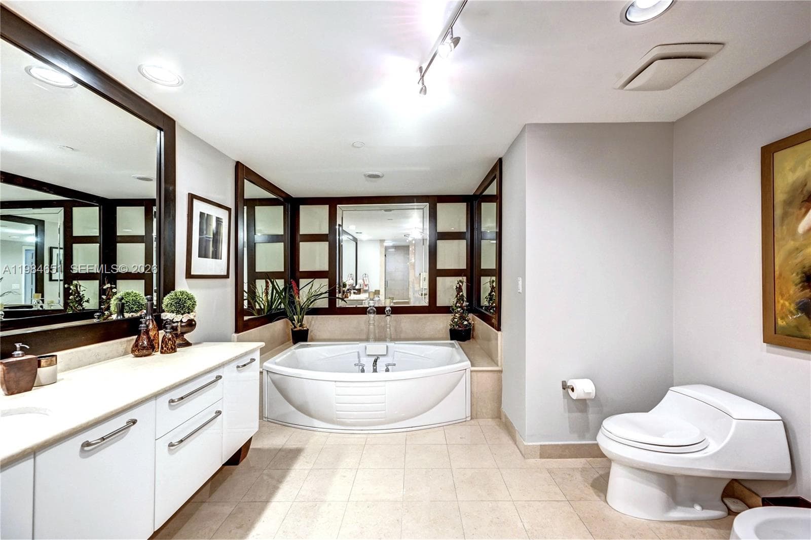 3101 Ocean Dr 3203 photo 16