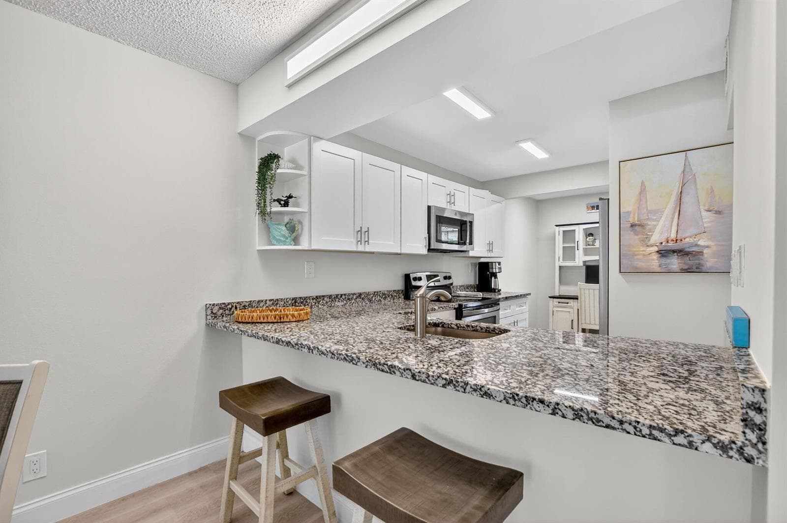 8 Royal Palm Way 107 photo 9