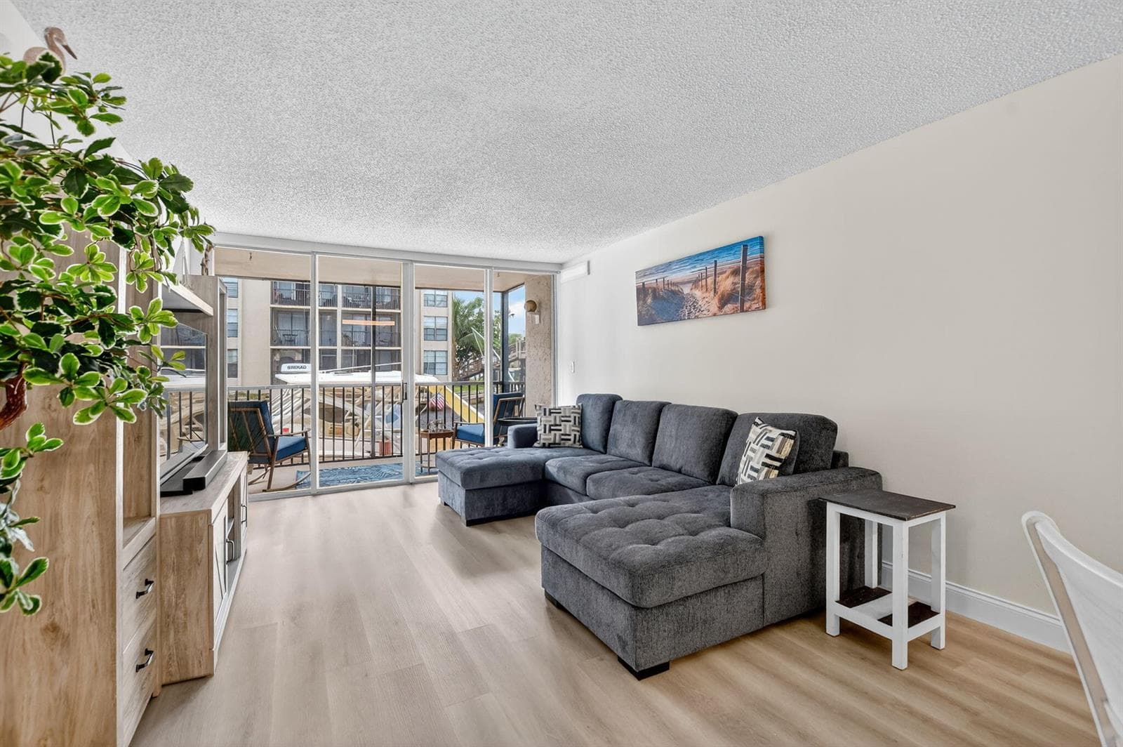 8 Royal Palm Way 107 photo 10