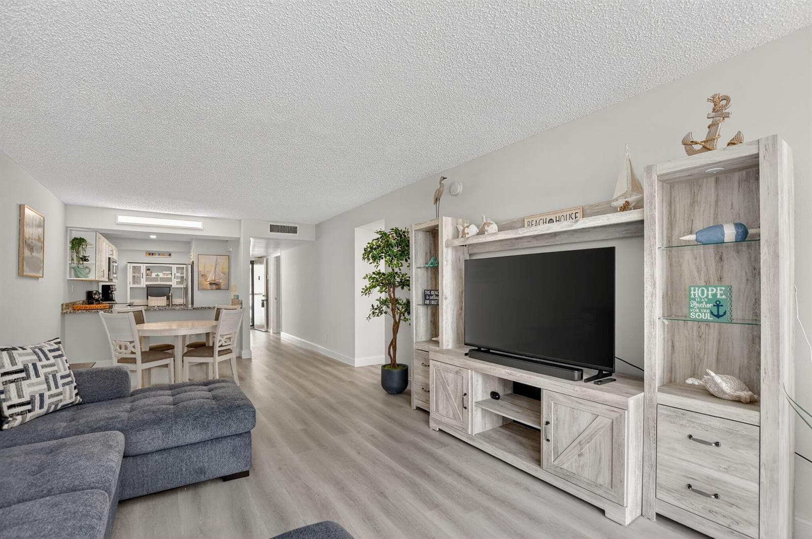 8 Royal Palm Way 107 photo 15