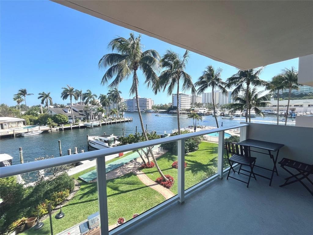 140 NE 28th Avenue 305 photo 18