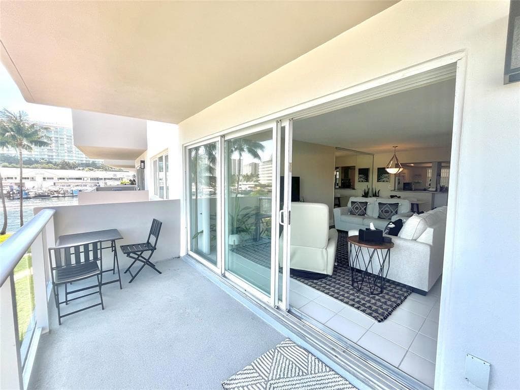 140 NE 28th Avenue 305 photo 15
