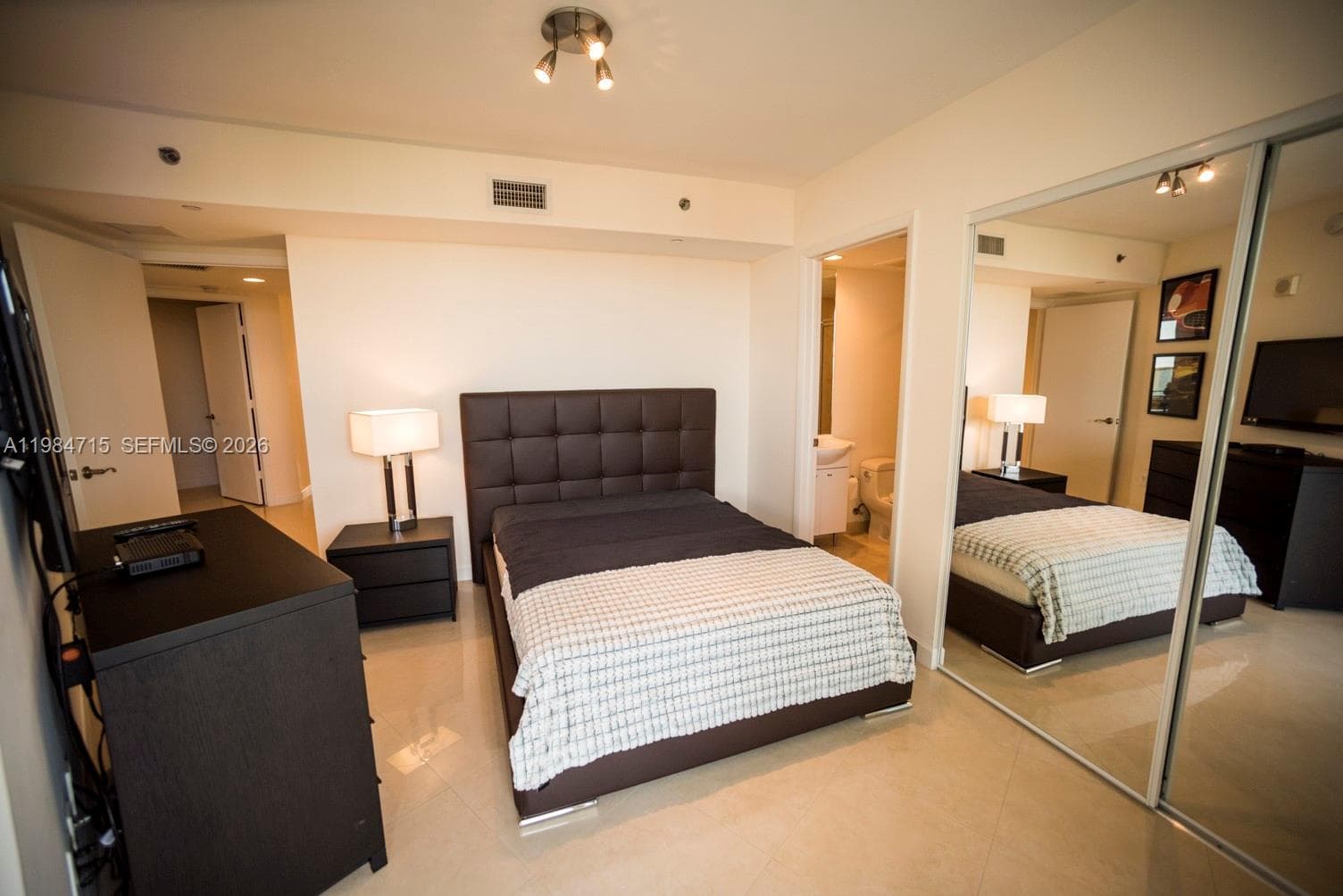 17201 Collins Ave 2104 photo 13