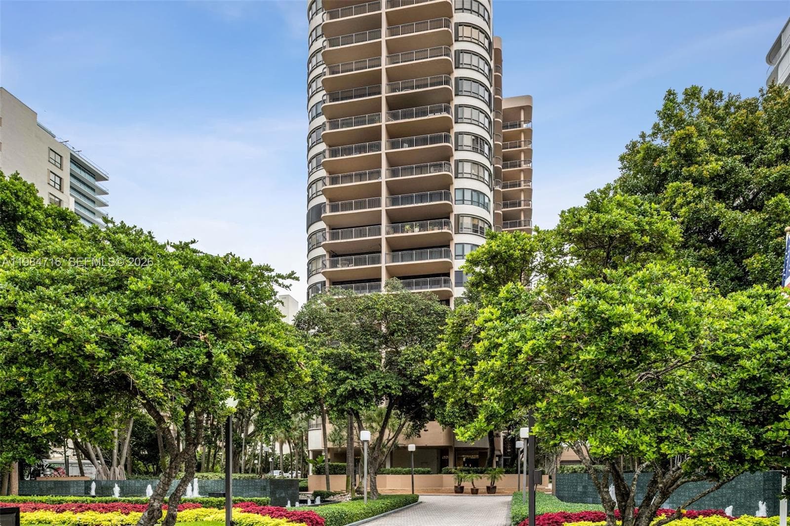 10175 Collins Ave 807 photo 2