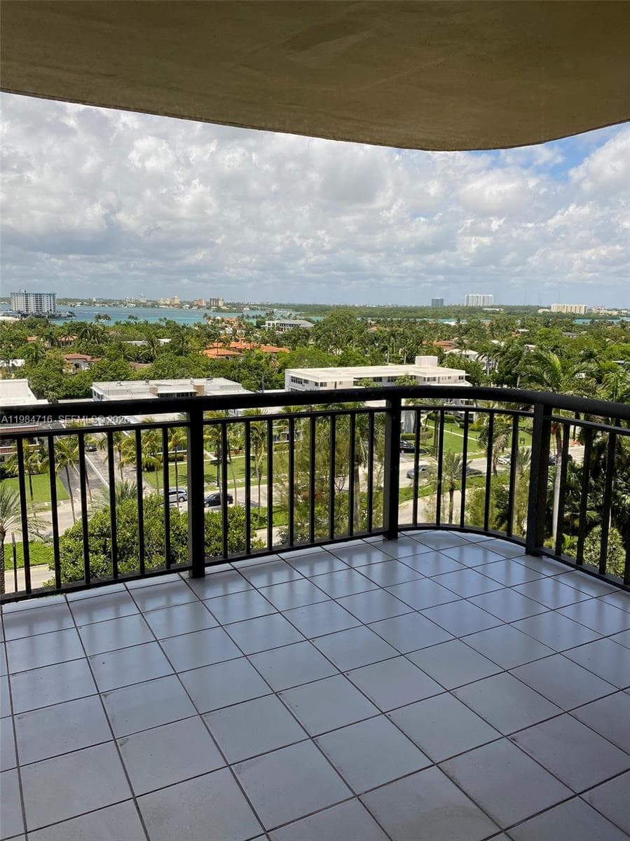 10175 Collins Ave 807 photo 4