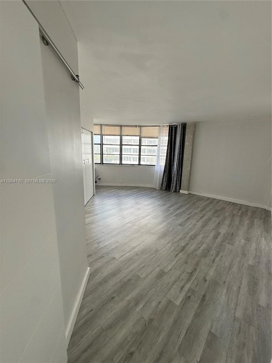 1825 S Ocean Dr 305 photo 17