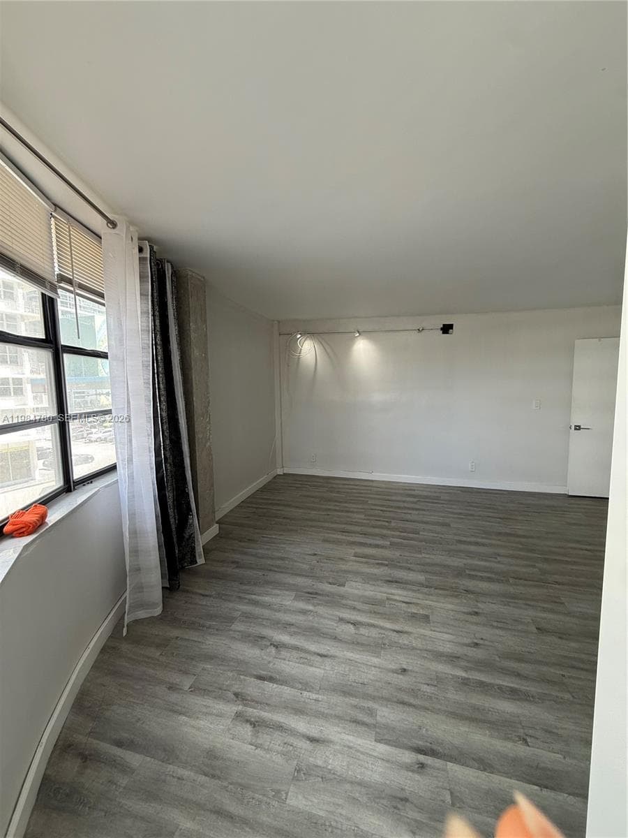 1825 S Ocean Dr 305 photo 12