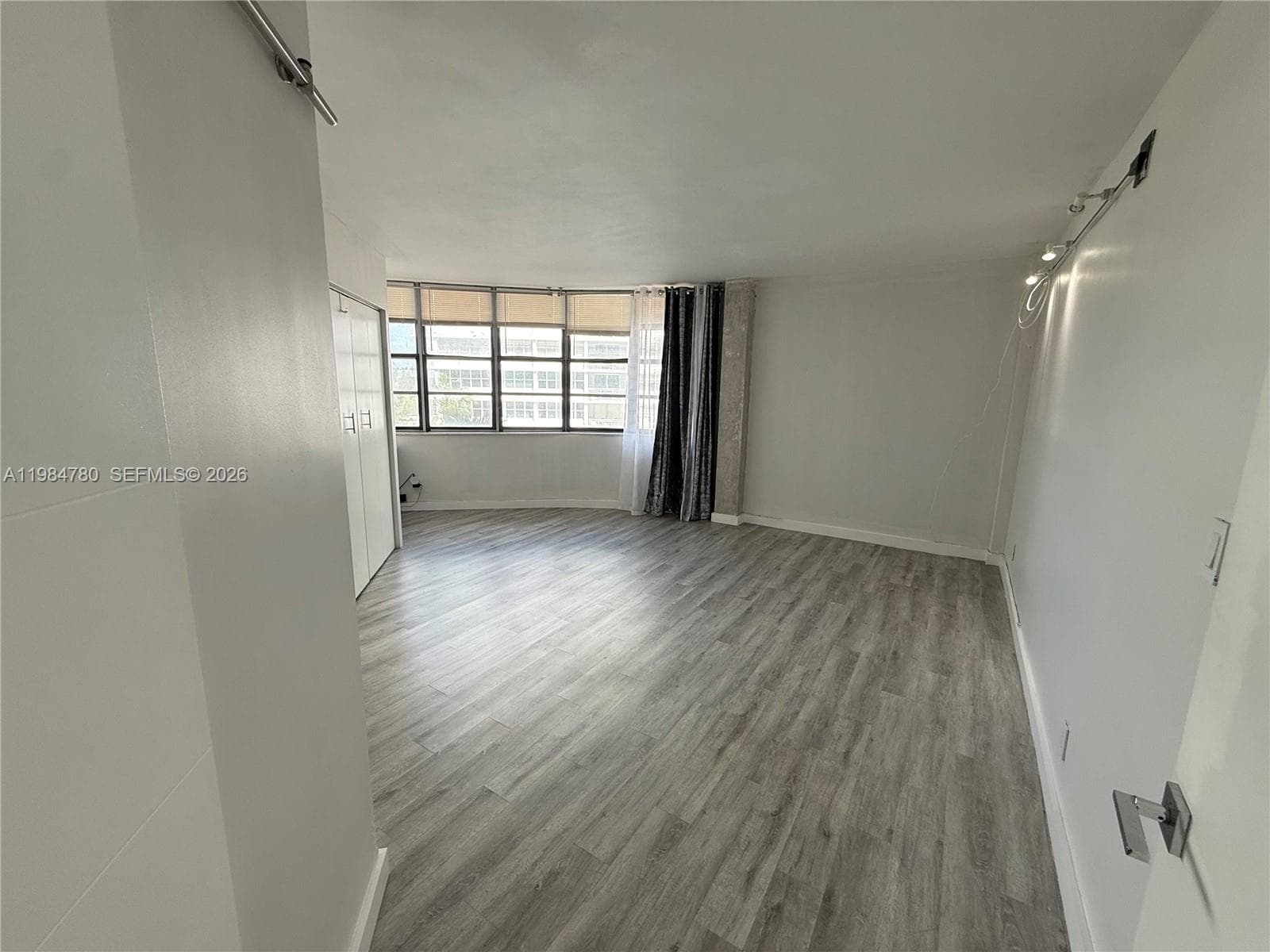 1825 S Ocean Dr 305 photo 18