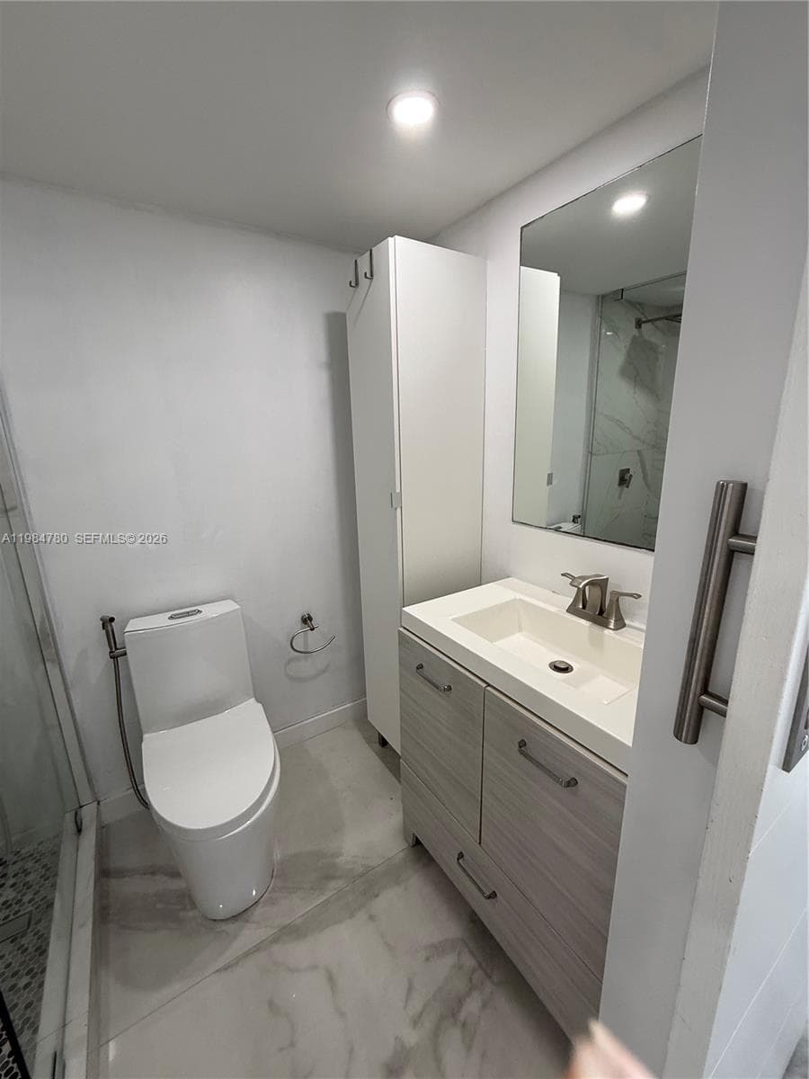 1825 S Ocean Dr 305 photo 19