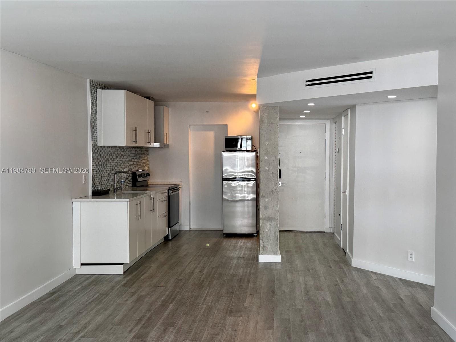 1825 S Ocean Dr 305 photo 4