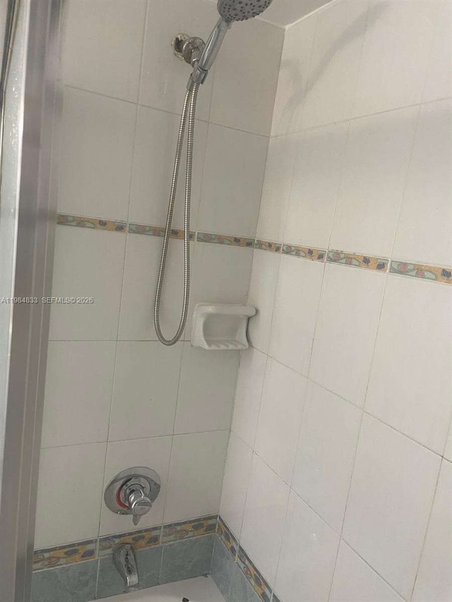 3522 NE 171st St 206 photo 10