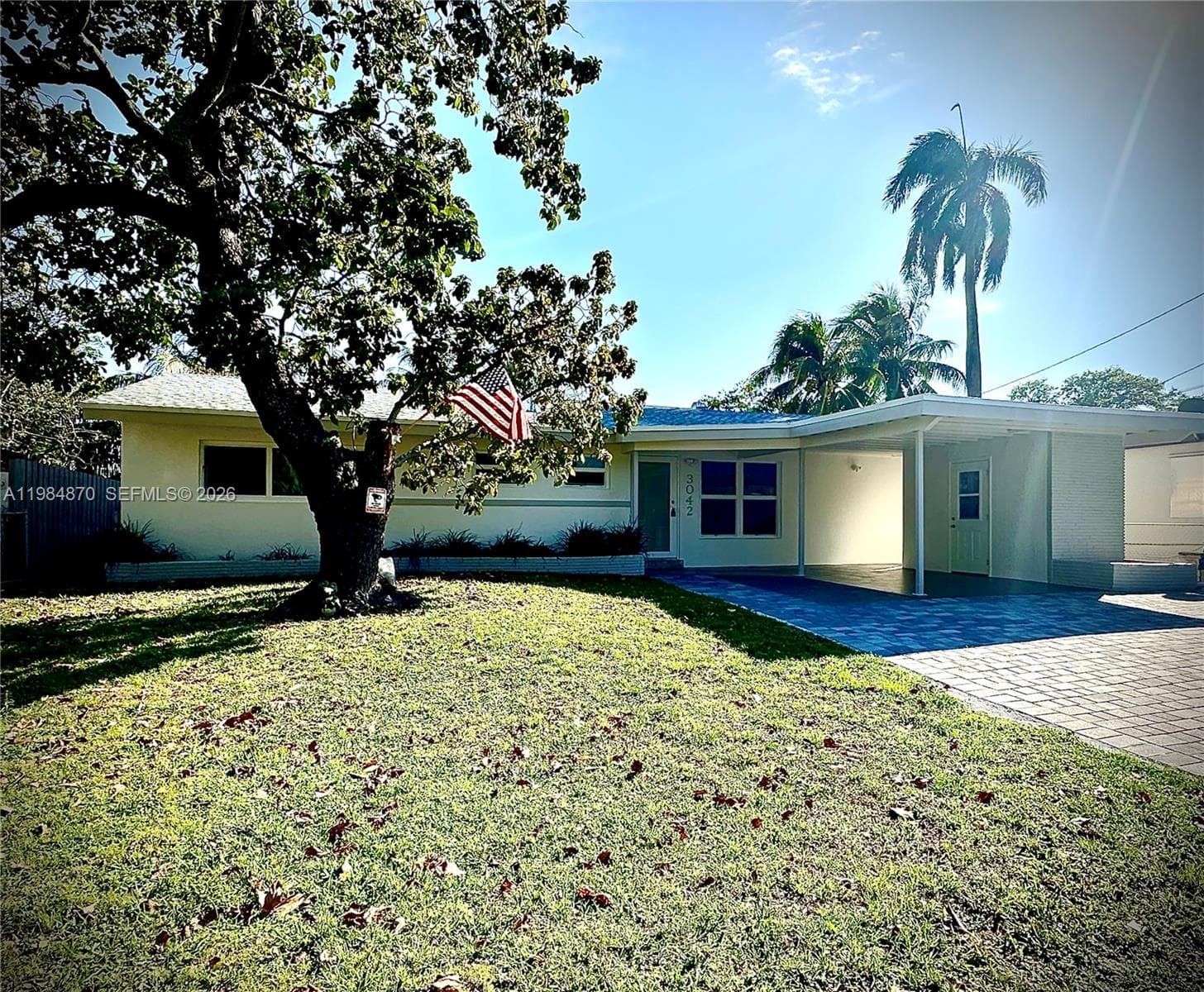 3042 Hayes St photo 1