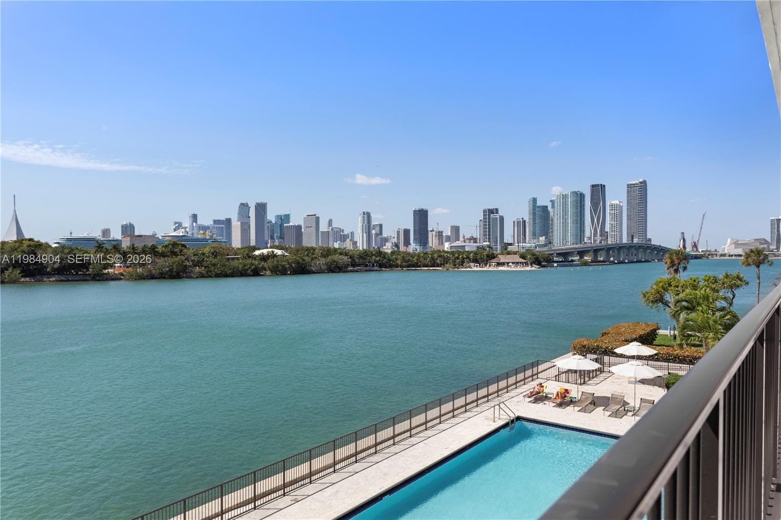 1000 Venetian Way 303 photo 17