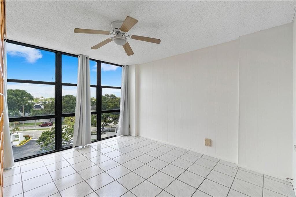 1000 Parkview Drive 507 photo 6