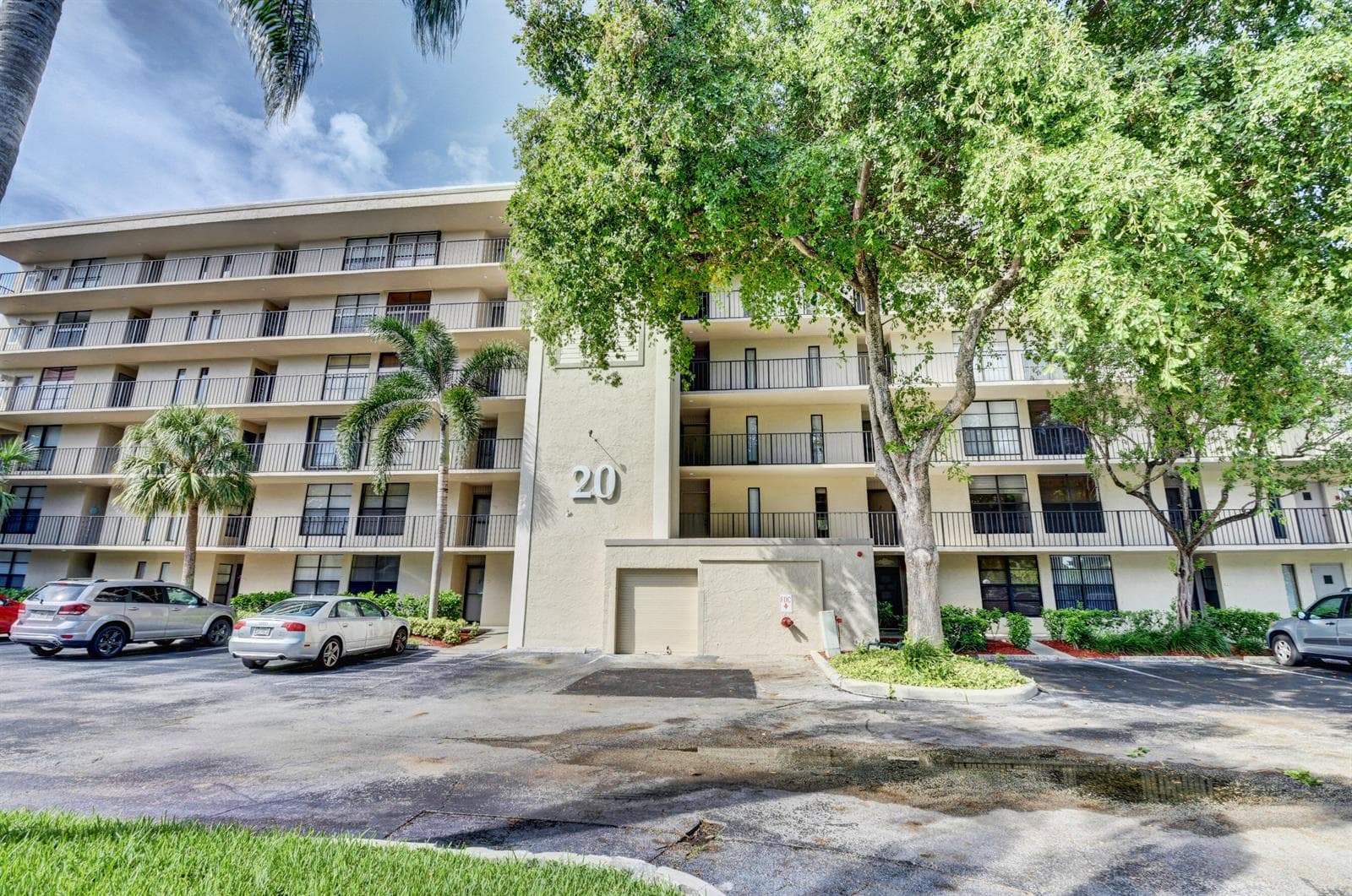 20 Royal Palm Way 503 photo 2