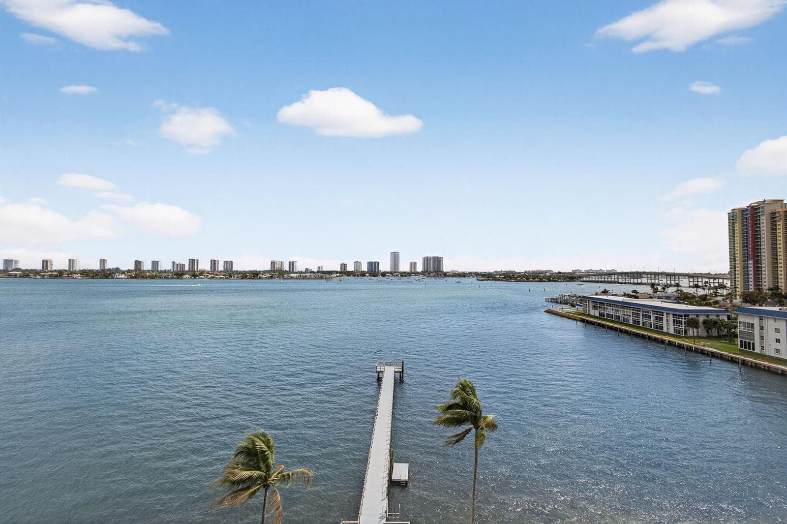 3040 Lake Shore Drive photo 2