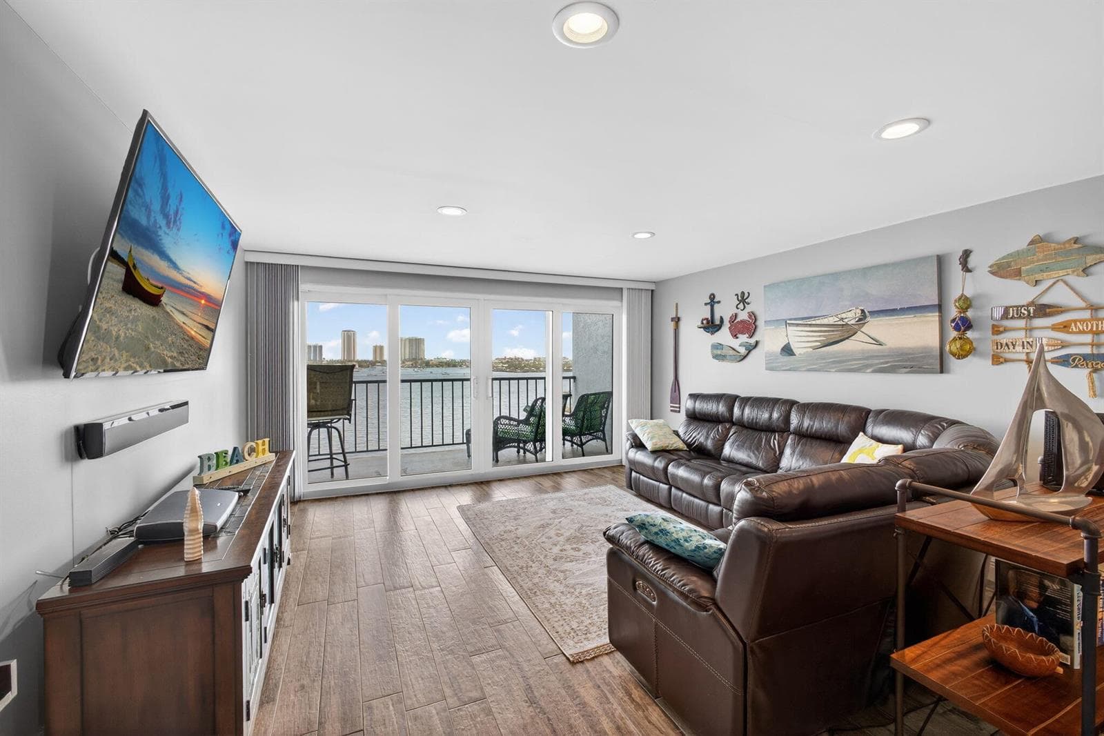 3040 Lake Shore Drive photo 17