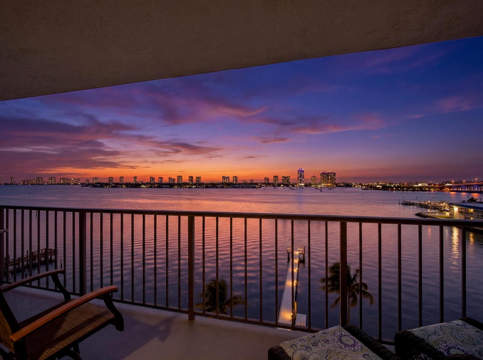 3040 Lake Shore Drive photo 1