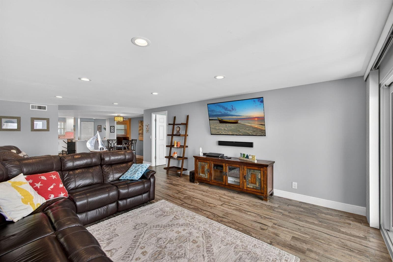 3040 Lake Shore Drive photo 20