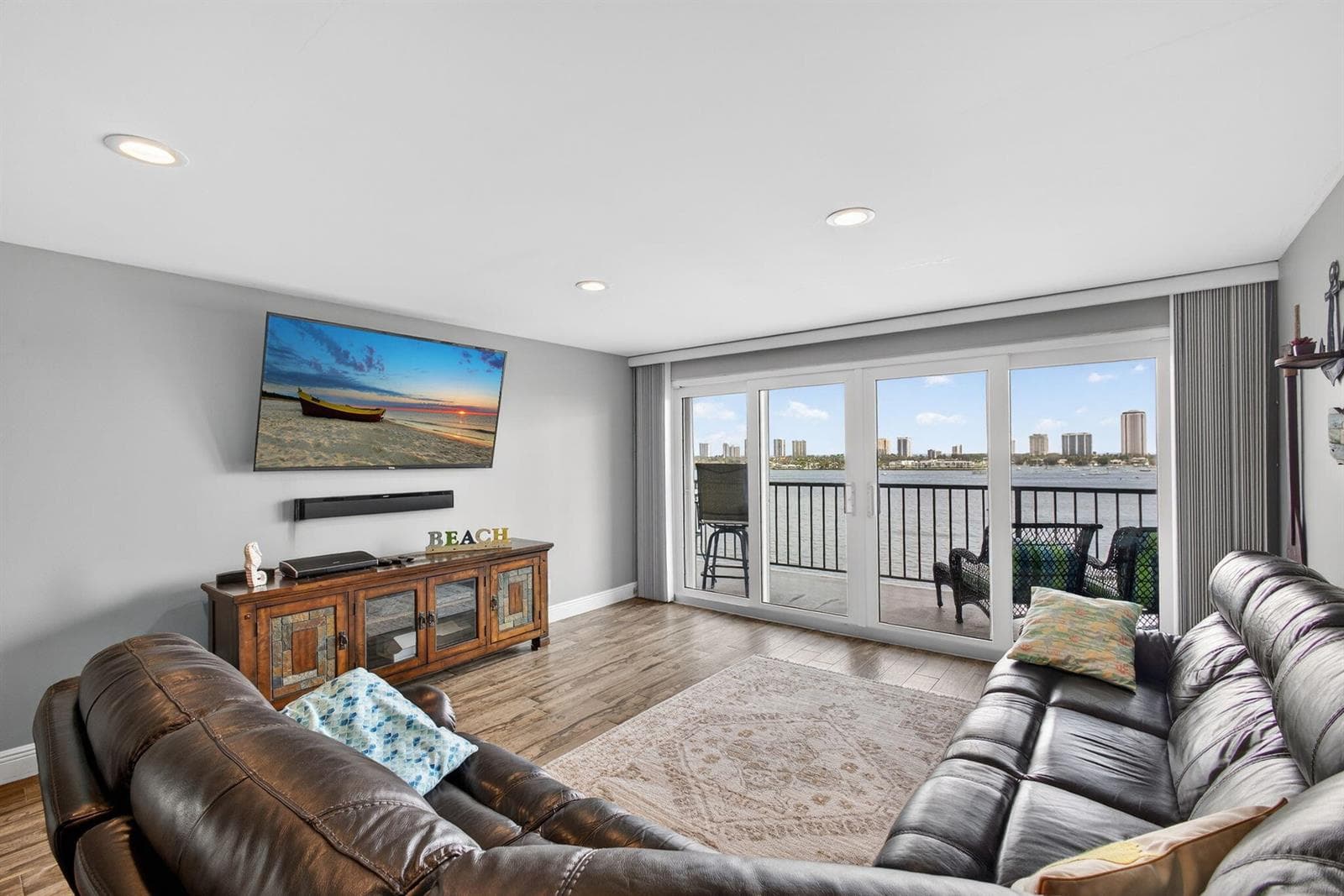 3040 Lake Shore Drive photo 18