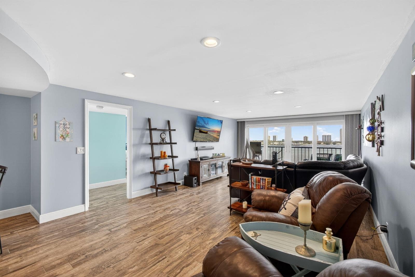 3040 Lake Shore Drive photo 15