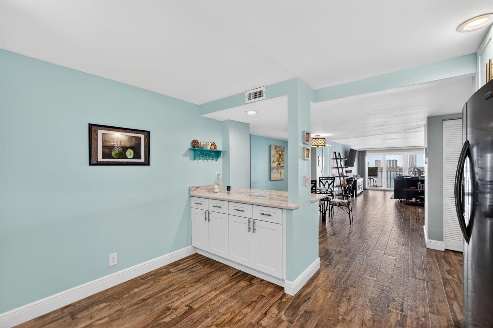 3040 Lake Shore Drive photo 8