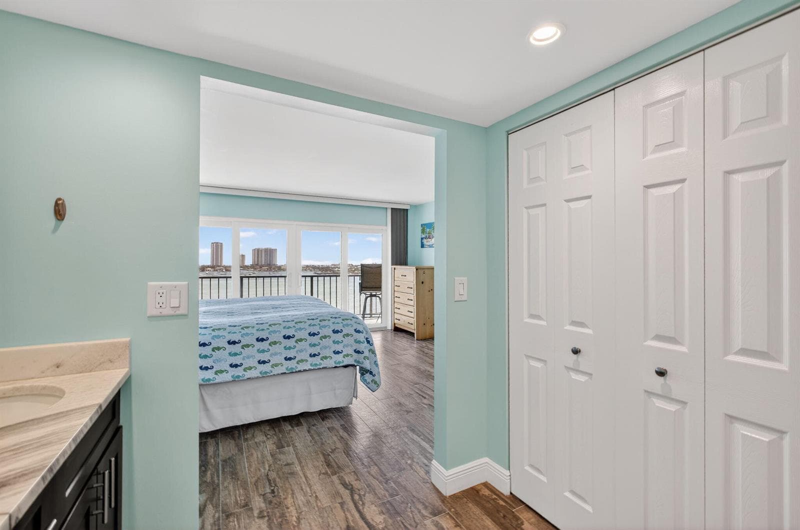 3040 Lake Shore Drive photo 25