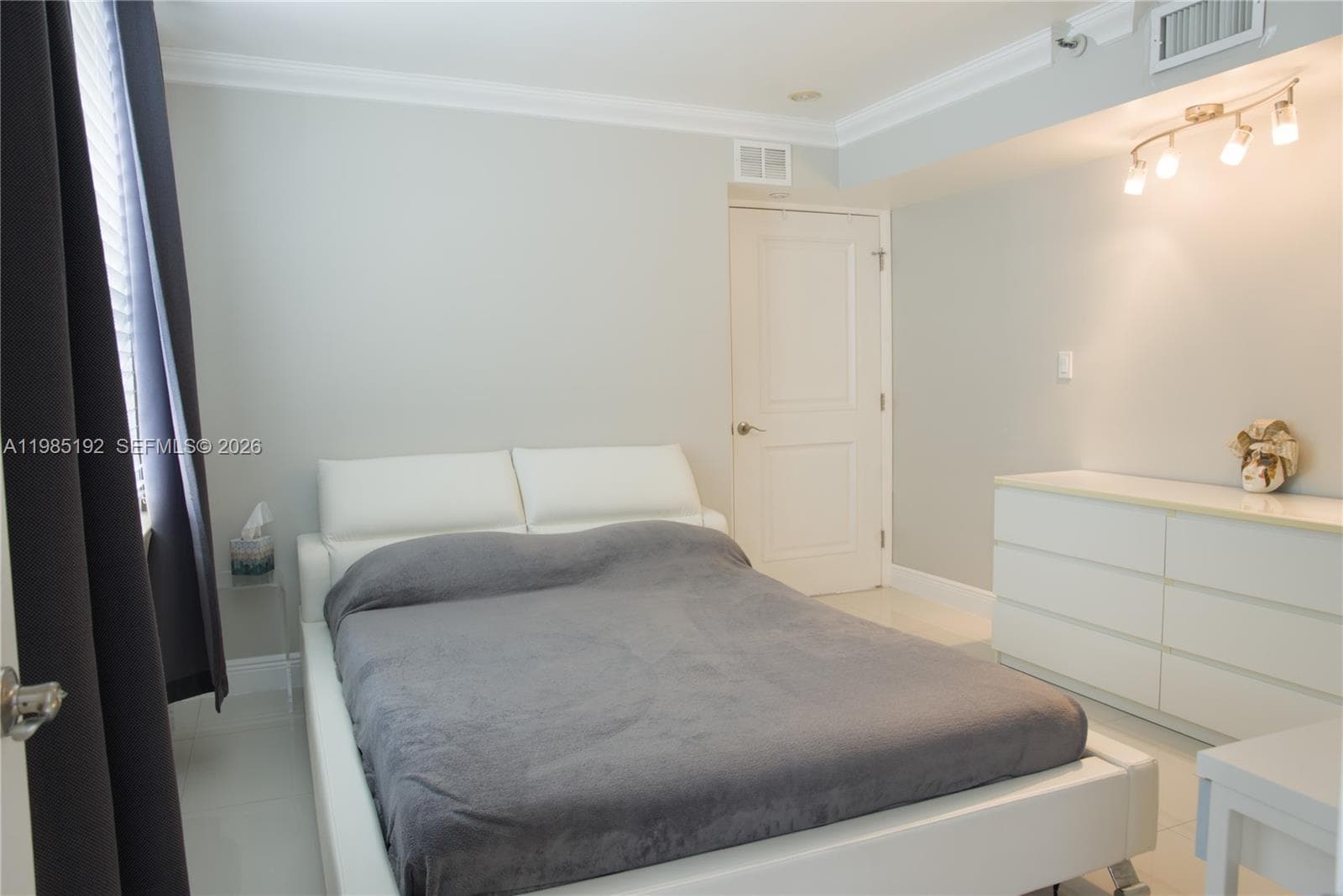 4301 Collins Ave 902 photo 5