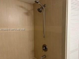 400 Leslie Dr 308 photo 16