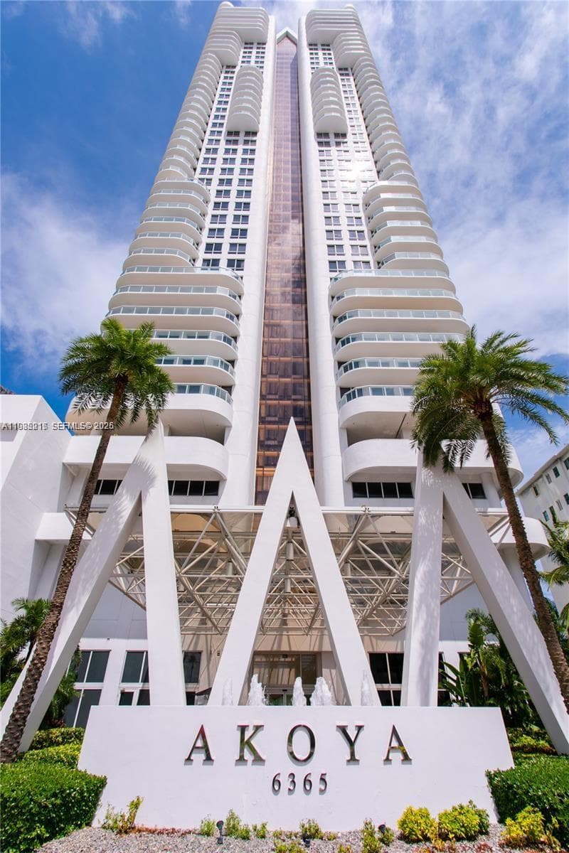 6365 Collins Ave 806 photo 1