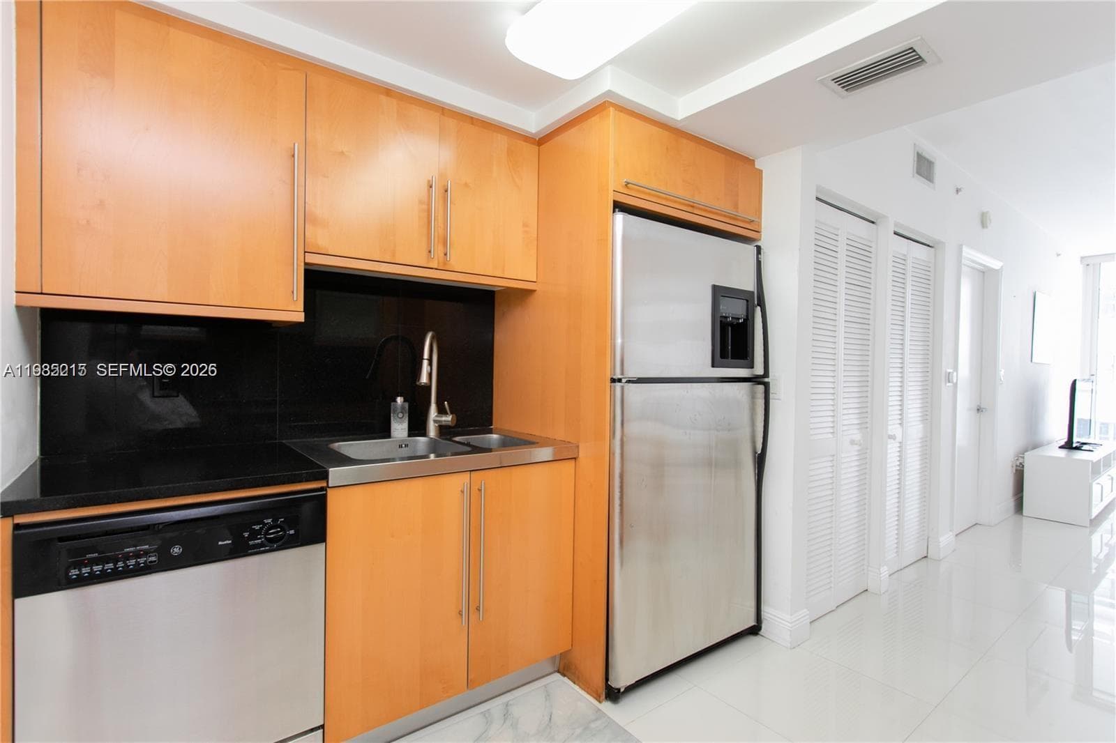 6365 Collins Ave 806 photo 24