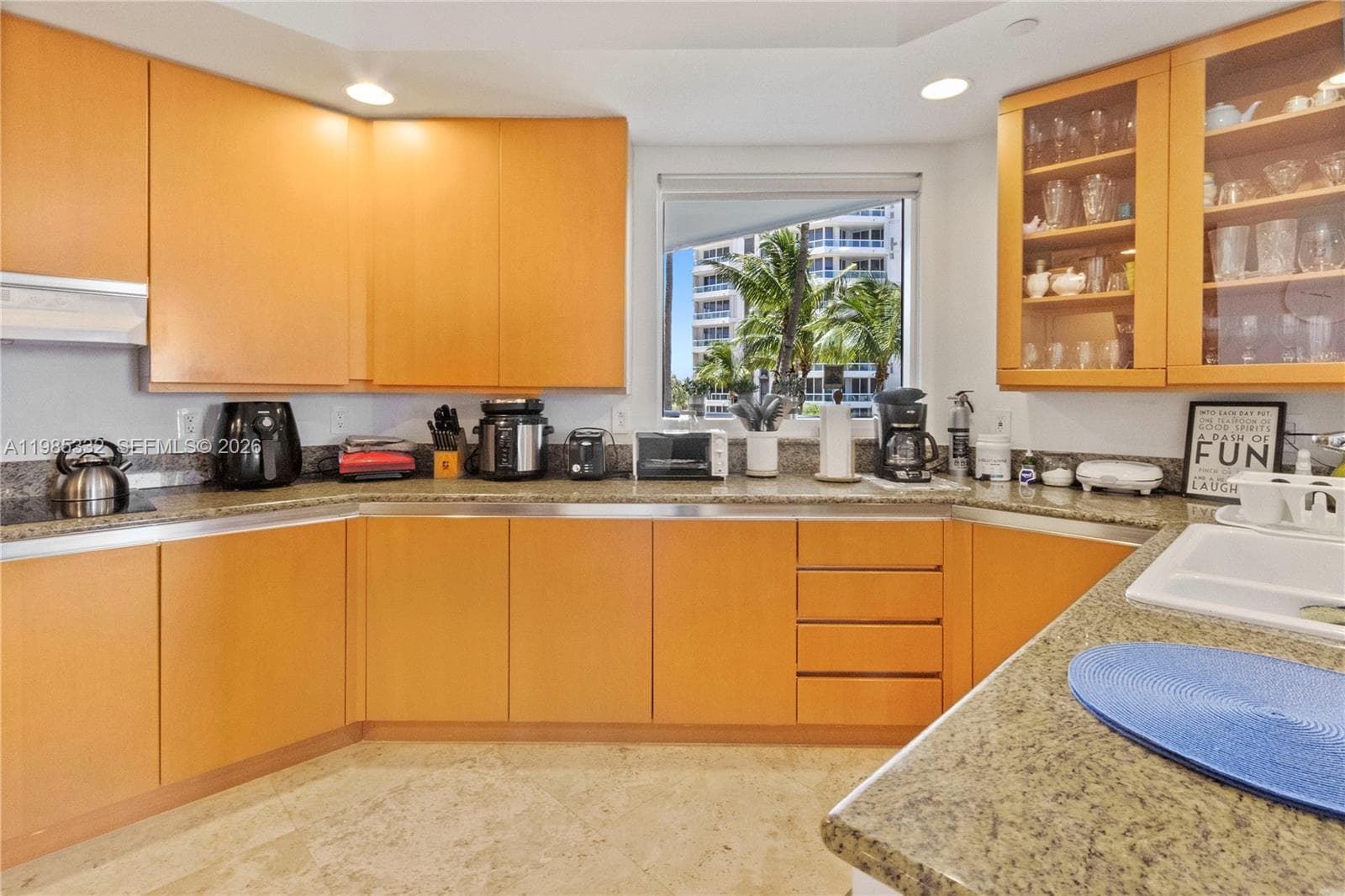 21050 Point Pl 604 photo 6